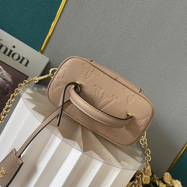 ルイヴィトンバッグ角部分ディテール